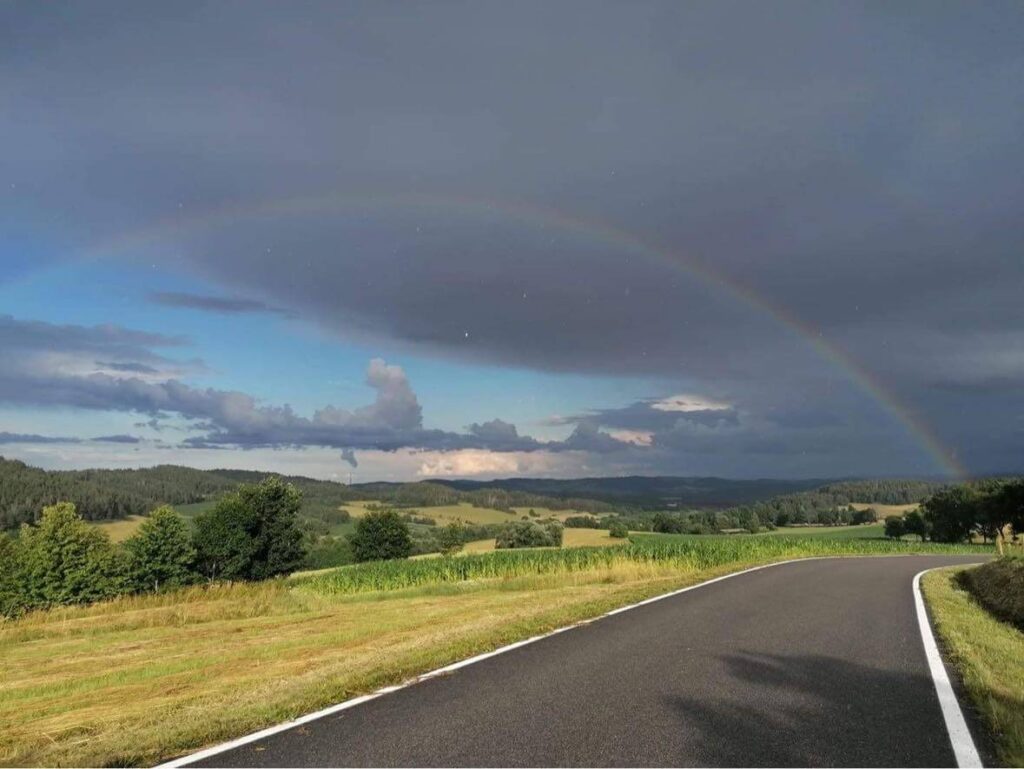 Tělesné energetické procesy, změna vztahu k tělu. Duha